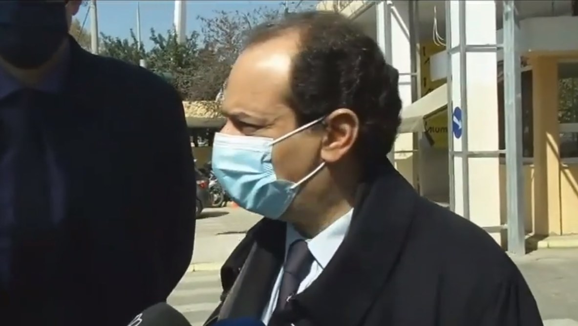 Νέα Σμύρνη: Ο Χρήστος Σπίρτζης επισκέφθηκε τον τραυματία αστυνομικό – ΒΙΝΤΕΟ