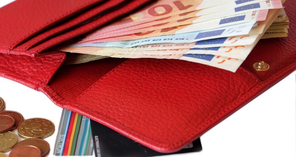 Κατώτατος μισθός: Πότε αναμένεται η αύξησή του – Τέλος Μαρτίου αρχίζει η διαβούλευση