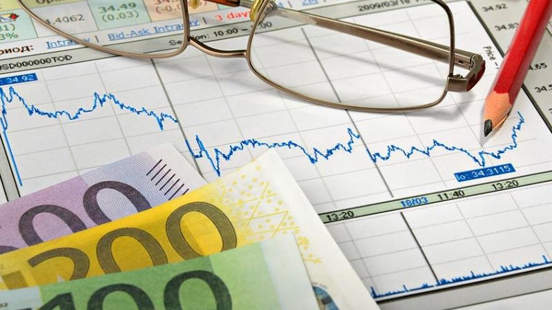 Πληρώνονται σήμερα 6.941 εργαζόμενοι: Ποιοι θα λάβουν το επίδομα των 534 ευρώ