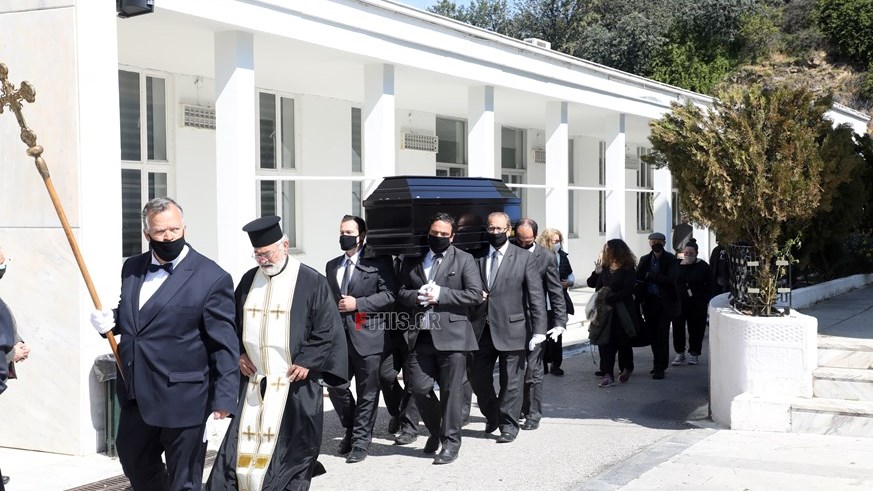 Θεόφιλος Βανδώρος: Σε κλίμα οδύνης το τελευταίο “αντίο” στον αγαπημένο ηθοποιό – ΦΩΤΟ