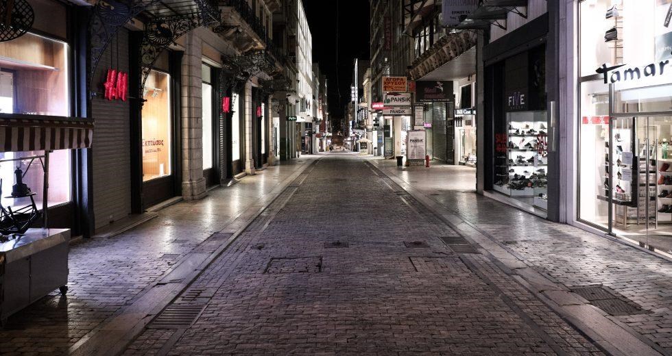 Κορονοϊός: Παράταση lockdown σε Αττική-Θεσσαλονίκη – Ποιες περιοχές της χώρας μπαίνουν στο “βαθύ κόκκινο”