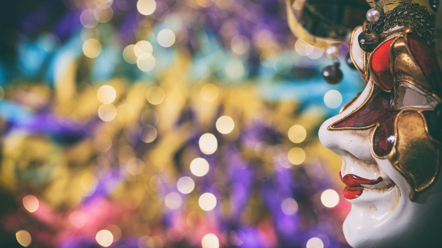 Πάτρα: Ετοιμάζουν αποκριάτικη «απόβαση» – Τηλεφωνούν σε γιατρούς για SMS μετακίνησης