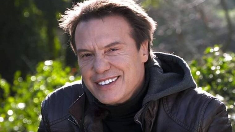 Στράτος Τζώρτζογλου: Για τέσσερις μήνες δεν είχα ρεύμα στο σπίτι μου – ΒΙΝΤΕΟ