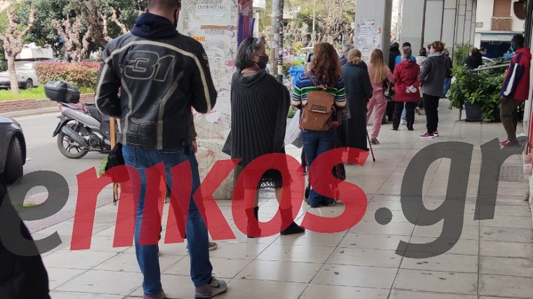 Ουρές στα σούπερ μάρκετ και τα μαγαζιά για τις αγορές της Καθαράς Δευτέρας