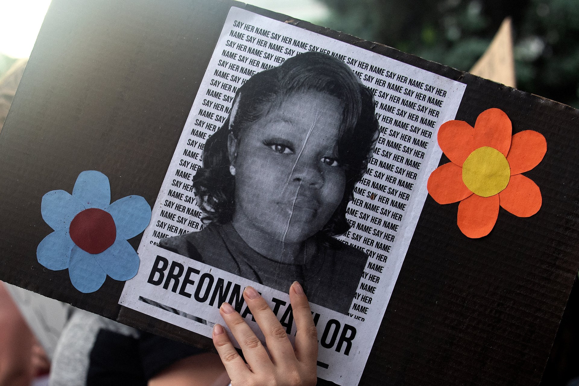 Μπριόνα Τέιλορ: Διαδηλώσεις στις ΗΠΑ στην επέτειο ενός έτους από τον θάνατό της
