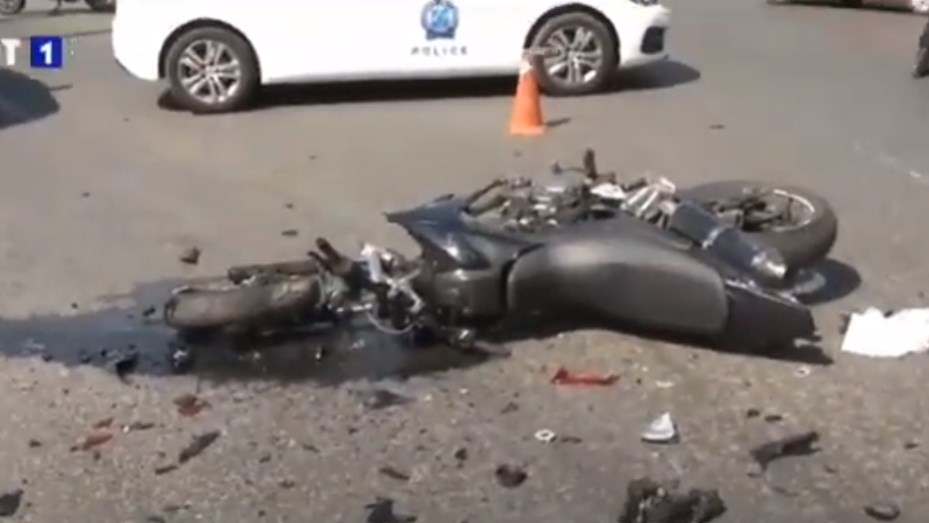 Η ανακοίνωση της Τροχαίας για το τροχαίο έξω από τη Βουλή – Εκτός υπηρεσίας οδηγού ο εμπλεκόμενος αστυνομικός