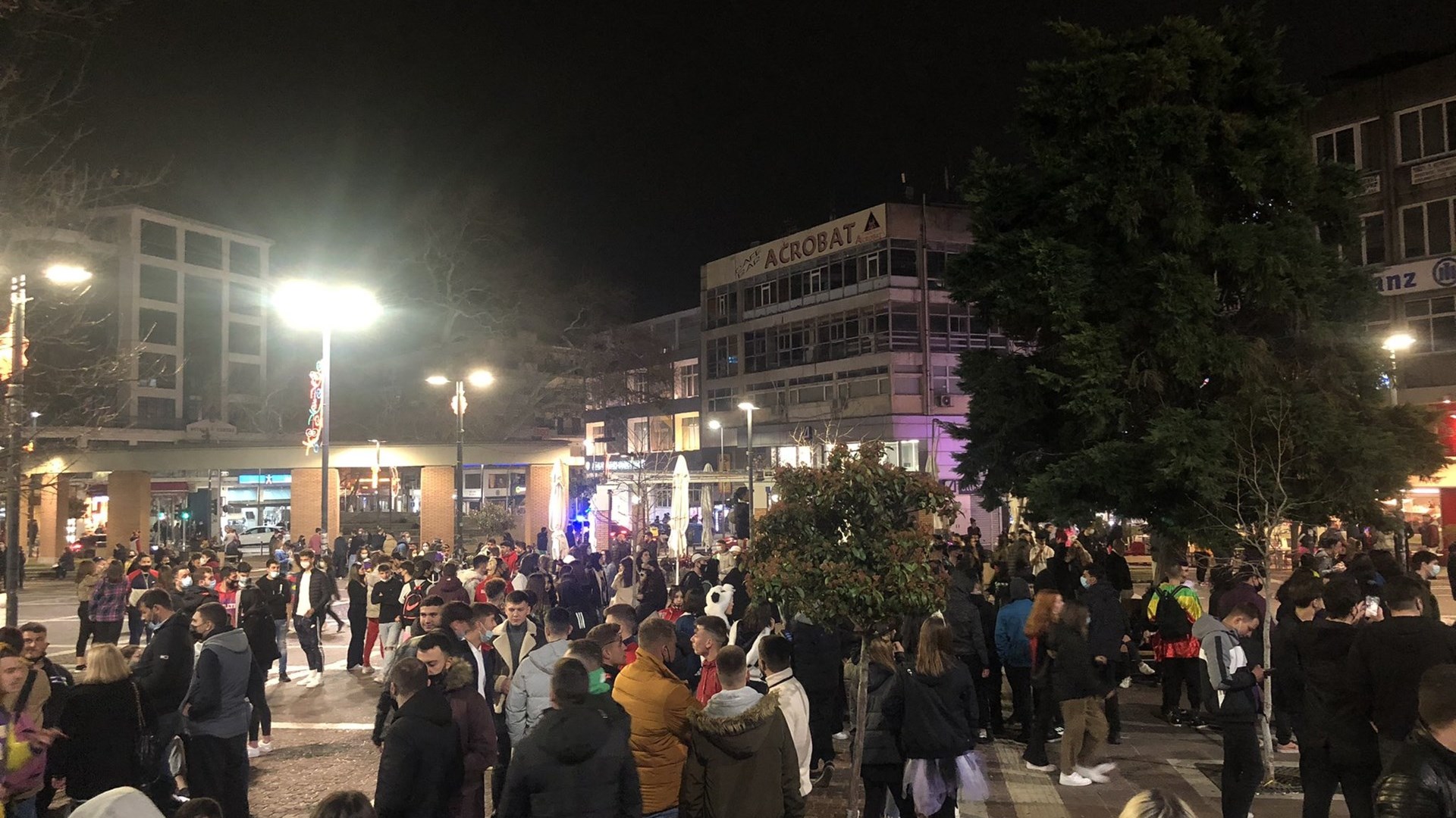 Ανησυχία για τα κορονοπάρτι – “Ξεχύθηκαν” στους δρόμους σε Πάτρα, Κοζάνη και Ξάνθη – ΦΩΤΟ – ΒΙΝΤΕΟ