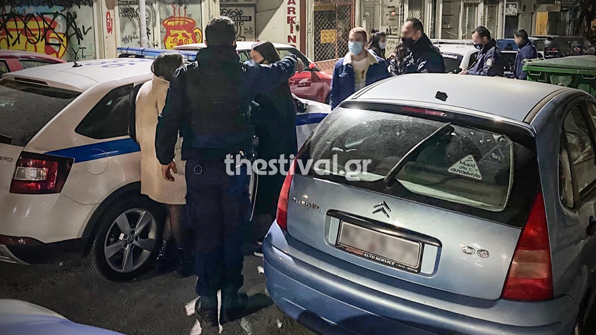 Θεσσαλονίκη: Έφοδος σε κορονοπάρτι φοιτητών – Κρύβονταν σε ντουλάπες και κάτω από κρεβάτια