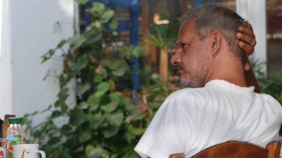 Θλίψη στον δημοσιογραφικό κόσμο: Πέθανε σε ηλικία 56 ετών ο art director Δημήτρης Φωτόπουλος
