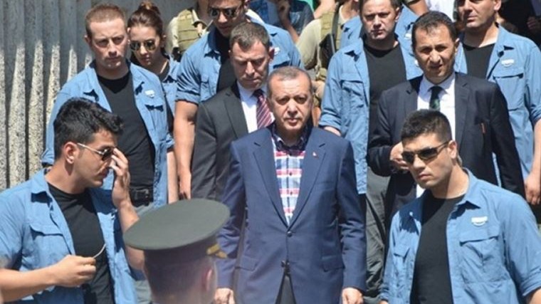 Χαμός στην Τουρκία: Αυτοκτόνησε σωματοφύλακας του Ερντογάν – Τι κατήγγειλε βουλευτής της αντιπολίτευσης