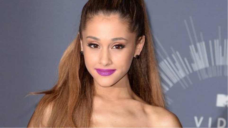 ΗΠΑ: Η Αριάνα Γκράντε διευθέτησε τη μήνυση με την οποία κατηγορήθηκε ότι έκλεψε το “7 Rings”