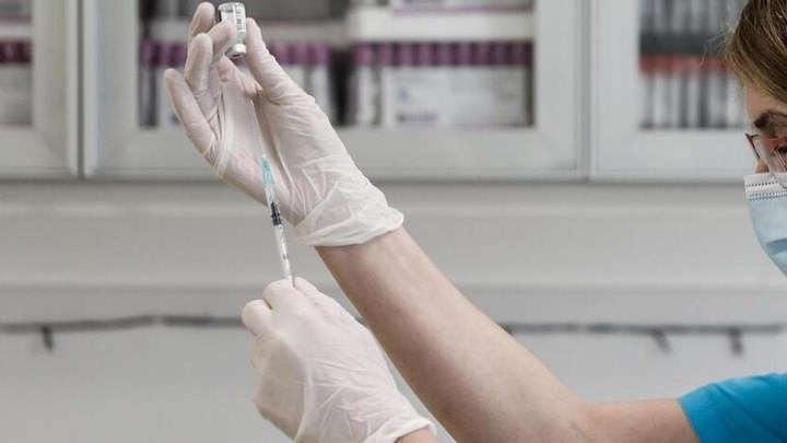 Ισπανία: Πέθανε 43χρονη δασκάλα λίγες μέρες μετά τον εμβολιασμό της – Υπέστη εγκεφαλική αιμορραγία