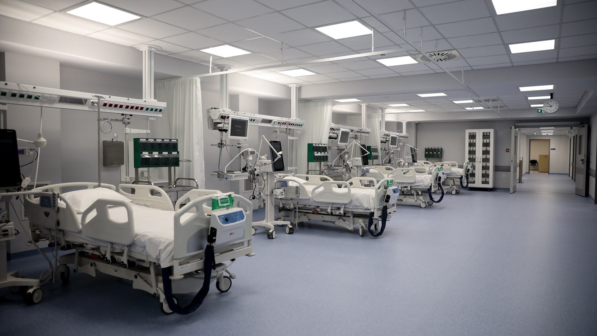 Κορονοϊός: Στα όριά τους τα νοσοκομεία της Αττικής – Τα τρία αρνητικά ρεκόρ