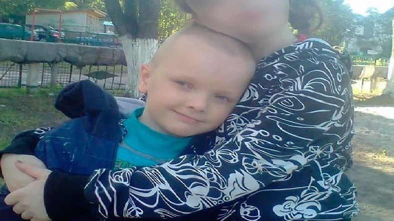 Φρίκη στη Ρωσία: Μητέρα έριξε βενζίνη στο στόμα του 8χρονου γιου της και του έβαλε φωτιά – ΦΩΤΟ
