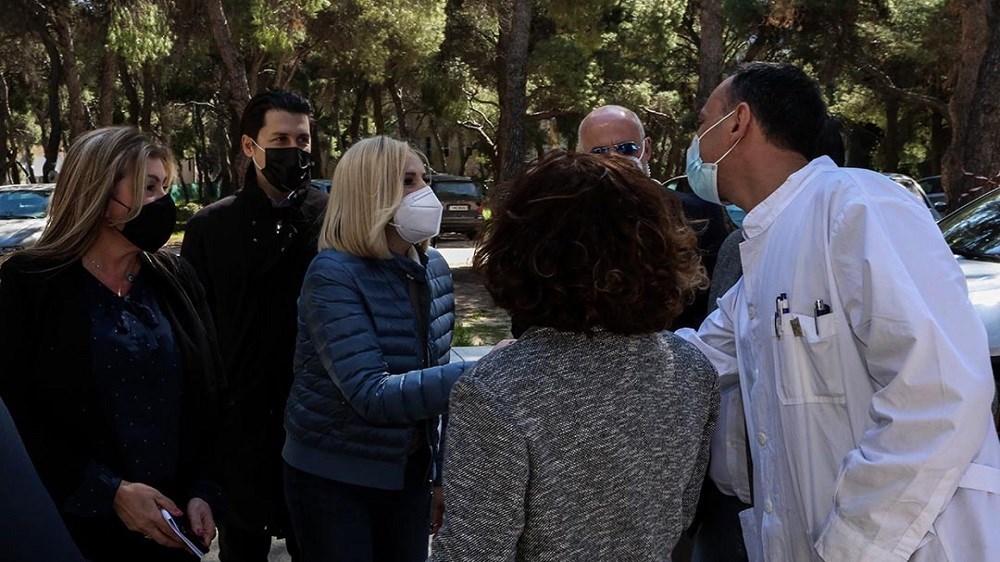 Γεννηματά από το “Σωτηρία”: Όλα τα ιδιωτικά νοσοκομεία και οι ιδιώτες γιατροί στη μάχη