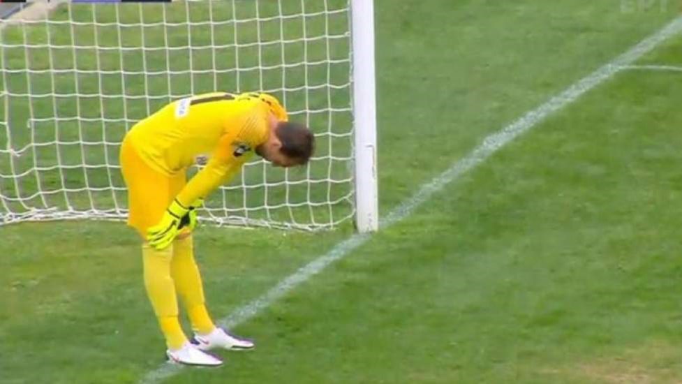 Η γκάφα του Γλύκου που έγινε viral: Έδωσε… ασίστ σε αντίπαλο – ΒΙΝΤΕΟ