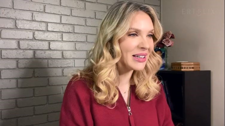 Χριστίνα Αλούπη: Θέλω πάρα πολύ τα παιδιά μου να μεγαλώσουν στην Ελλάδα – ΒΙΝΤΕΟ