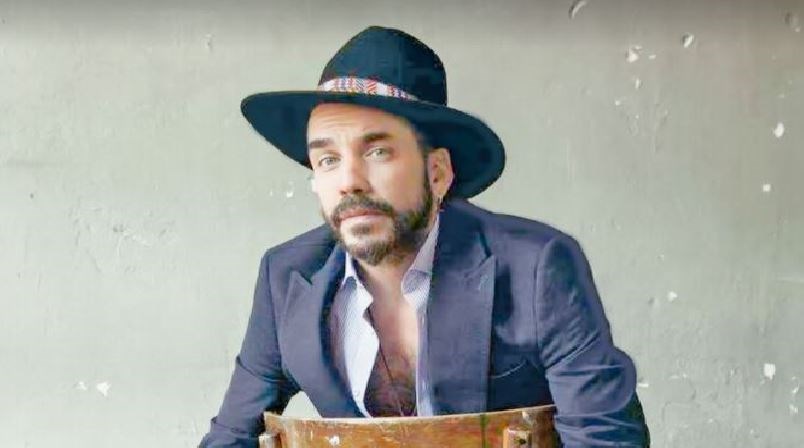 Πάνος Μουζουράκης: Στην Ισπανία με την Τζίνα