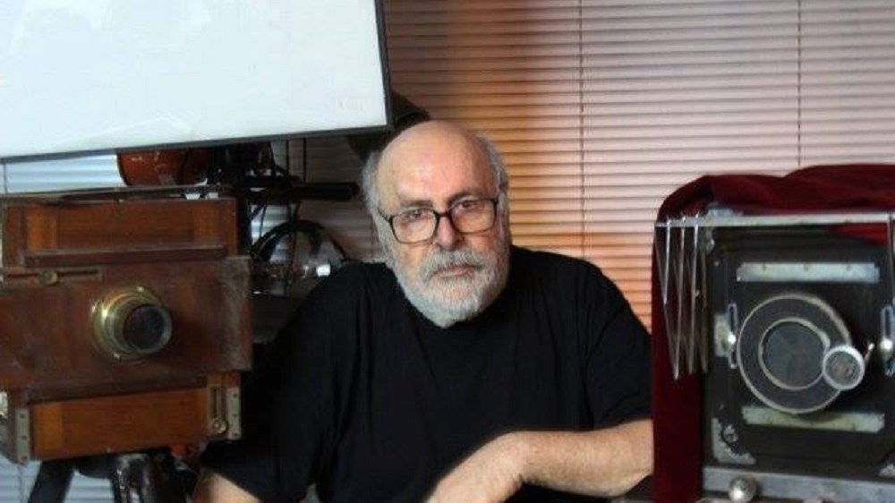 Πέθανε ο φωτορεπόρτερ Δημήτρης Αλεξιάδης – Ήταν η “σκιά” των διάσημων