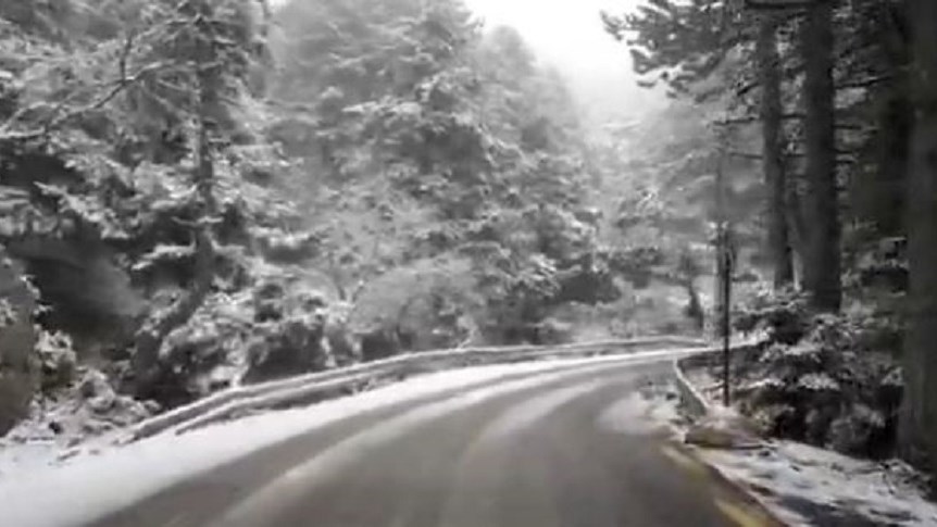 Αισθητή επιδείνωση του καιρού – Χιονίζει στην Πάρνηθα – Δείτε εικόνα