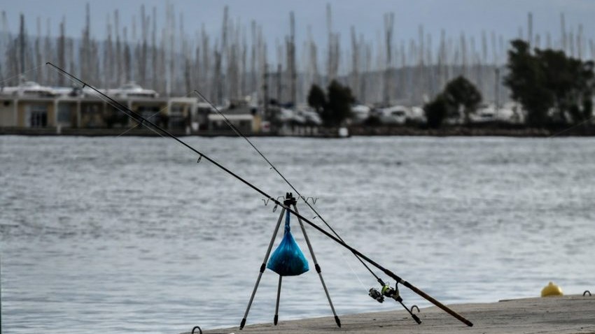 Μπέρδεμα με την άρση των περιορισμών στο ψάρεμα – Τι δηλώνει στο enikos.gr o πρόεδρος της Πανελλήνιας Ένωσης Ερασιτεχνών Αλιέων