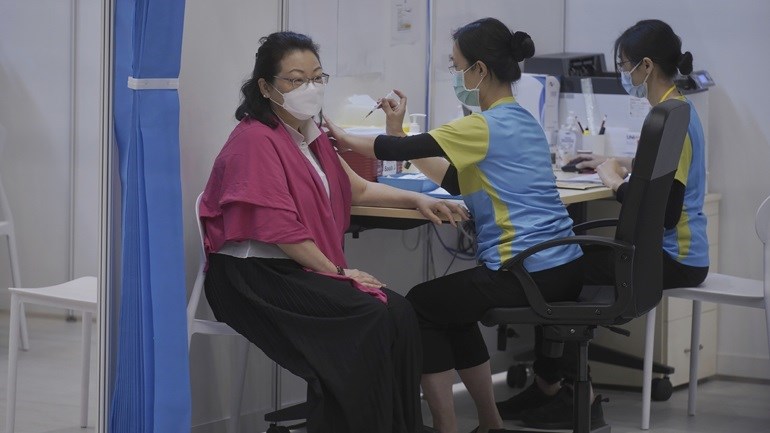 Κορονοϊός: Μακάο και Χονγκ Κονγκ αναστέλλουν τον εμβολιασμό με Pfizer/BioNTech