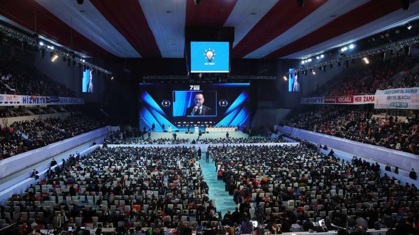 Τουρκία: Άνοιγμα Ερντογάν στη Δύση με αιχμές για την Ελλάδα και την Κύπρο – Ο χαιρετισμός με “ραμπιά”