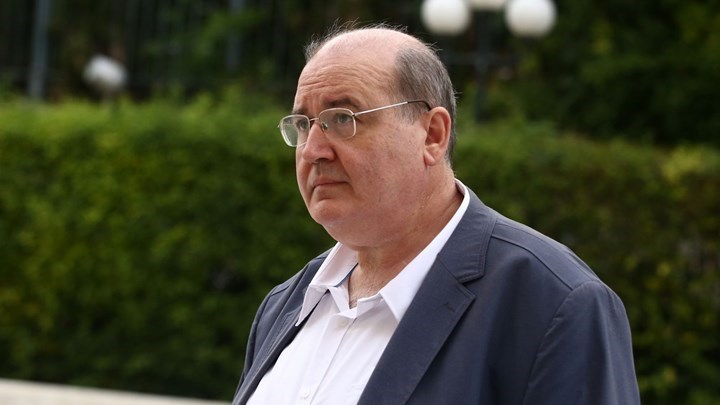 Φίλης: “Ο νόμος για το Ελληνικό υπονομεύει τη ρύθμιση του ΣΥΡΙΖΑ” – Γιατί απουσίασε από την ψηφοφορία