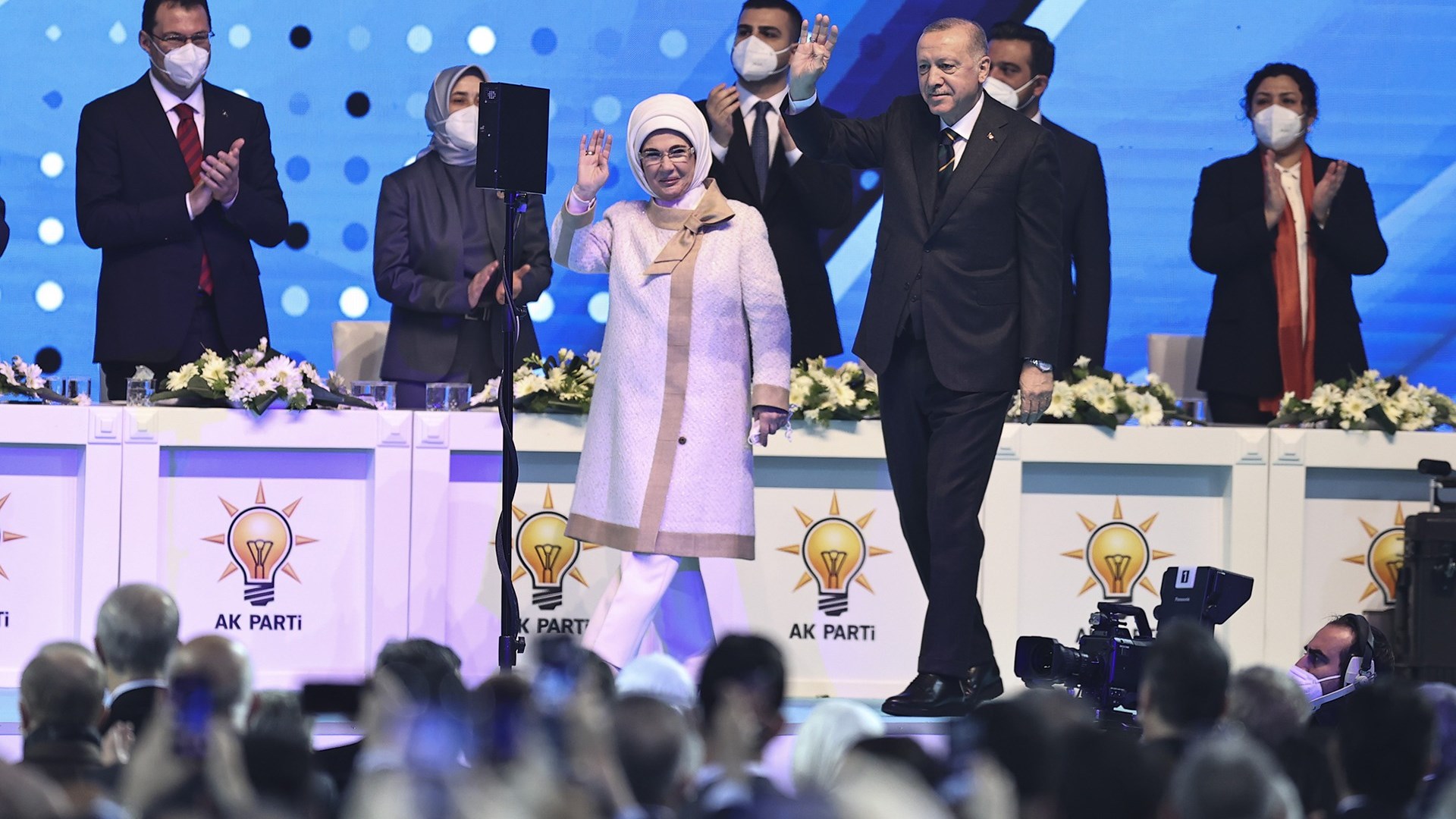 Τουρκία: Ξανά πρόεδρος του AKP ο Ερντογάν με 1.428 από τις 1.431 ψήφους