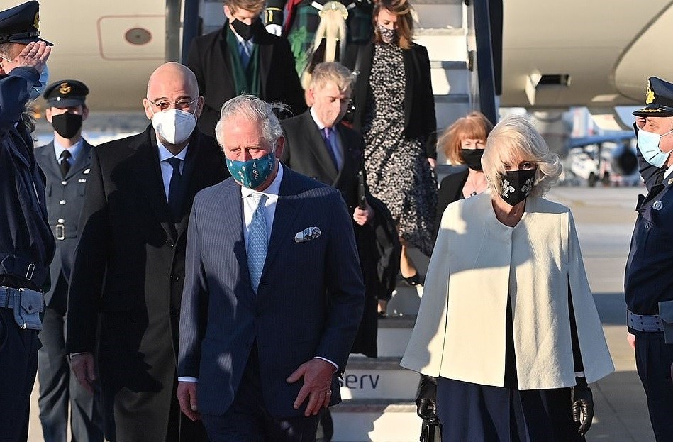 Πρίγκιπας Κάρολος: Η ιδιαίτερη μάσκα για τον κορονοϊό και το ξεχωριστό μήνυμα – ΦΩΤΟ