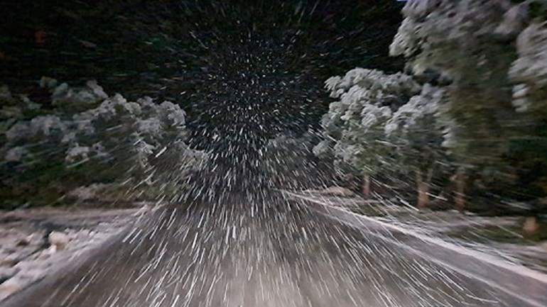 Έντονη χιονόπτωση στη Λέσβο