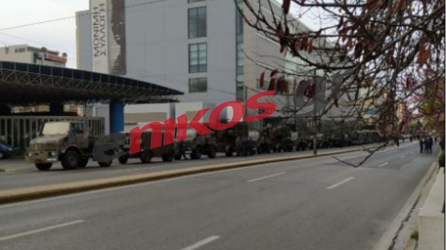 25η Μαρτίου: Οι τελευταίες προετοιμασίες πριν από τη μεγάλη στρατιωτική παρέλαση – ΦΩΤΟ αναγνώστη