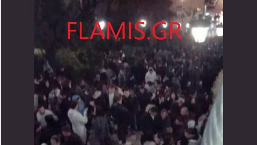 Πάτρα: Υπαίθριο κορονοπάρτι με εκατοντάδες άτομα – Έξαλλοι οι έμποροι – ΦΩΤΟ