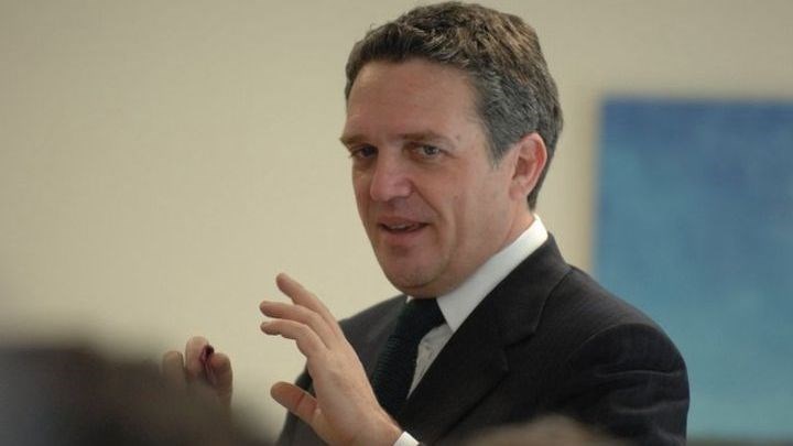 Ζαμπούνης: Προέβλεψε την ημερομηνία που ο Κάρολος θα διαδεχθεί την βασίλισσα Ελισάβετ