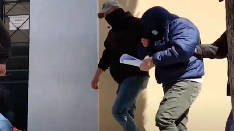 Ριφιφί στις θυρίδες: Προφυλακιστέος ο 58χρονος – Τι υποστήριξε στην απολογία του