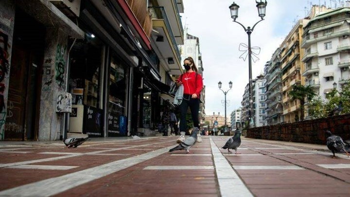 Κορονοϊός: Στοιχεία σταθεροποίησης έπειτα από επτά εβδομάδες – Τι θα κρίνει το άνοιγμα, “όπλο” τα self test