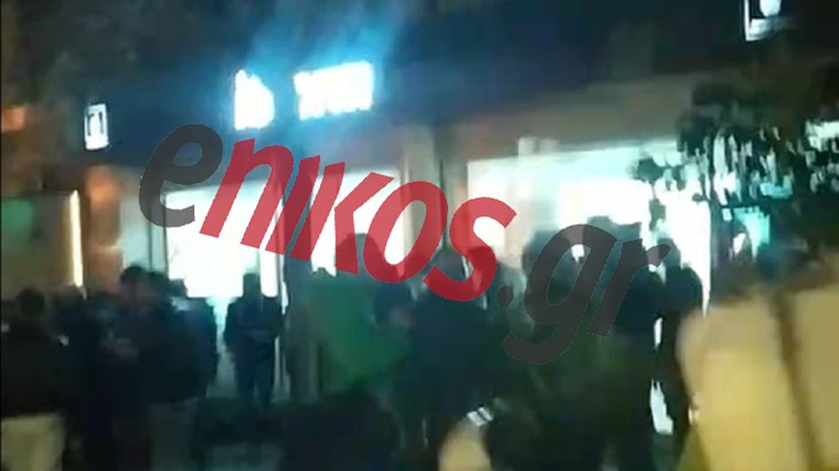 Συνωστισμός για ένα ποτό take away σε Κολωνάκι και Γλυφάδα – ΒΙΝΤΕΟ