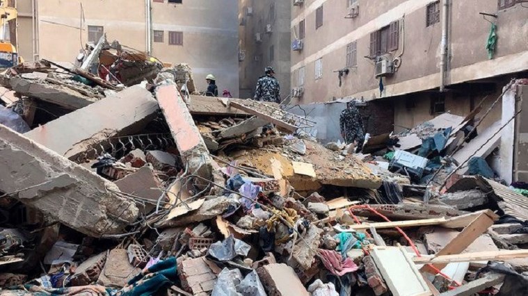 Νέα τραγωδία στην Αίγυπτο: Κατέρρευσε δεκαώροφο κτίριο – Τουλάχιστον οκτώ νεκροί