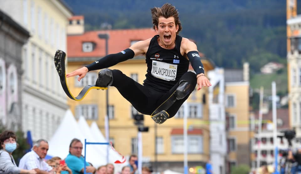 Στέλιος Μαλακόπουλος: Νέο παγκόσμιο ρεκόρ στο άλμα εις μήκος – ΒΙΝΤΕΟ