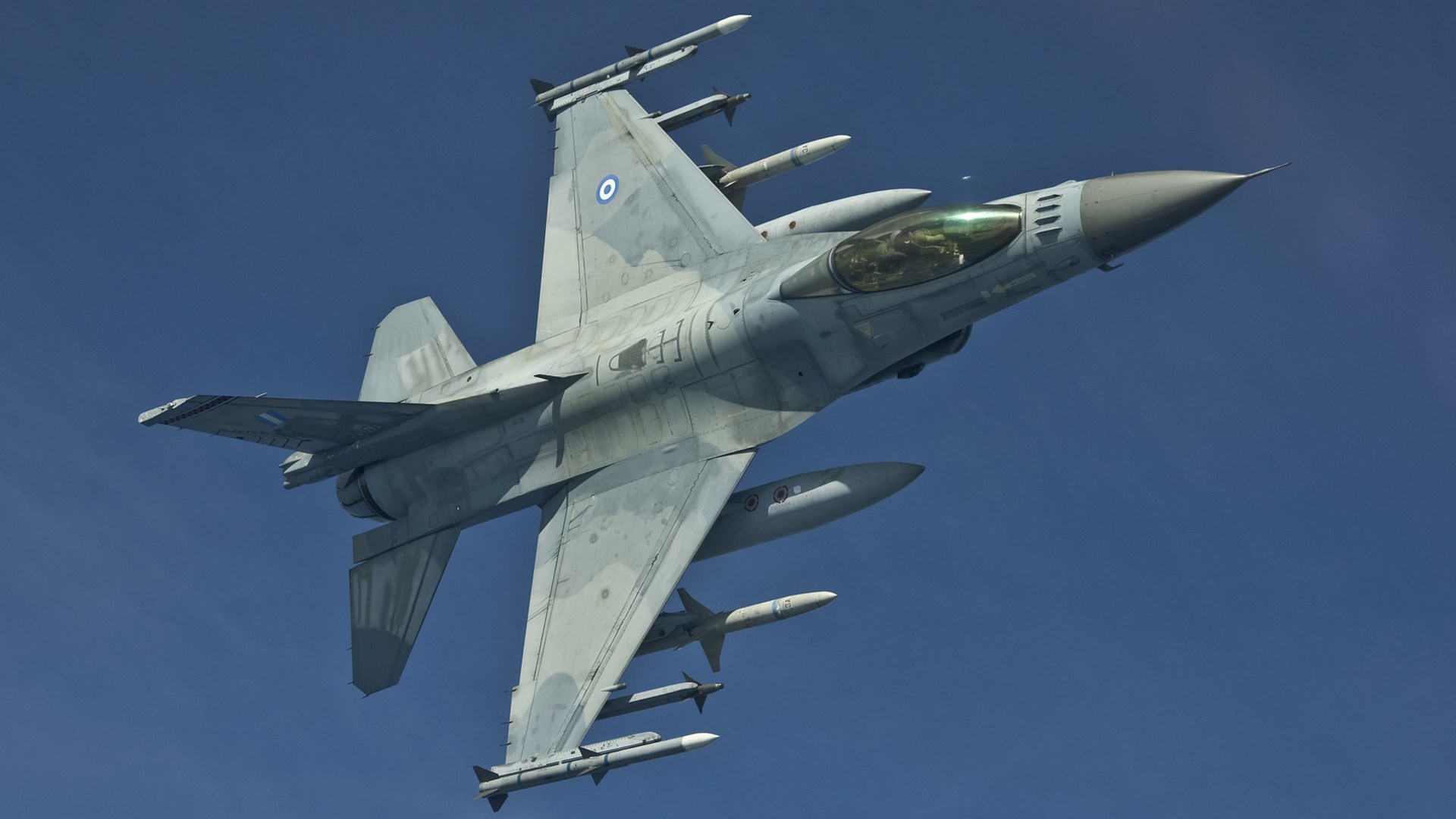 Τρία ελληνικά F-16 πέταξαν πάνω από τα Σκόπια – ΦΩΤΟ