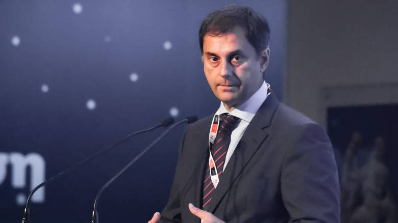 Θεοχάρης για Σέρβους τουρίστες: Τα τρία πρωτόκολλα που θα εφαρμοστούν στις πύλες εισόδου