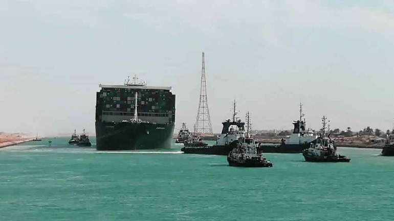 Διώρυγα του Σουέζ: Έως και 3,5 ημέρες θα χρειαστούν για να λήξει η συσσώρευση πλοίων