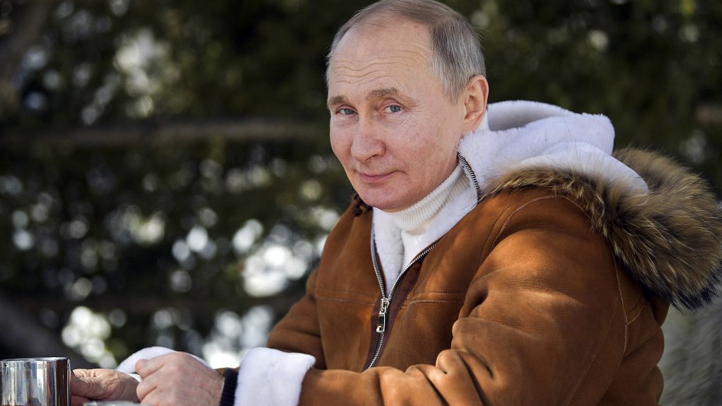 Ποια φαγητά αποφεύγει ο Βλαντίμιρ Πούτιν κι από τι εξαρτάται το ντύσιμό του – Αποκαλύψεις από τον εκπρόσωπο του Κρεμλίνου