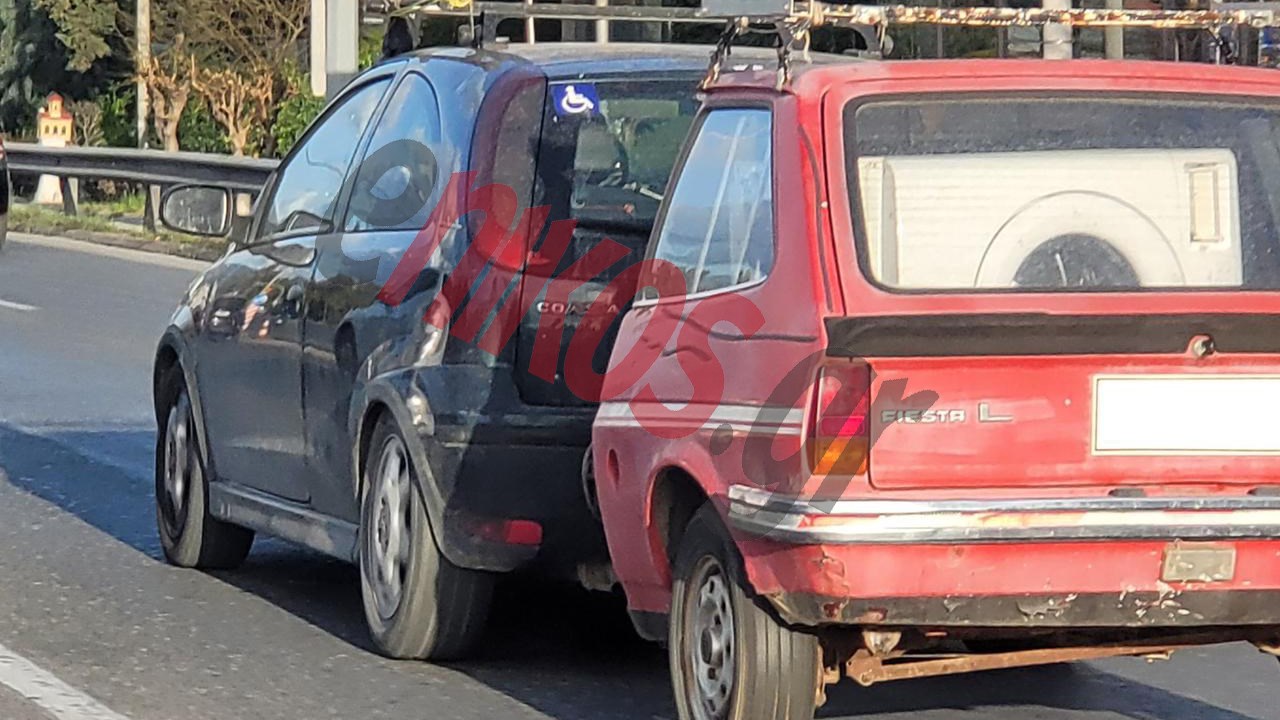 Αυτό το αυτοσχέδιο τρέιλερ κυκλοφορεί στους δρόμους της Αθήνας – ΦΩΤΟ αναγνώστη