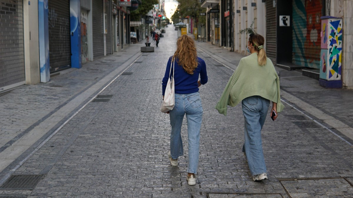 Κορονοϊός: Στα ύψη και σήμερα τα κρούσματα – Τι θα γίνει με τις ανακοινώσεις για τη χαλάρωση των μέτρων