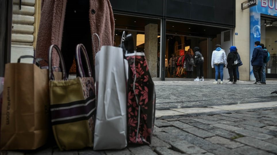 Εισήγηση λοιμωξιολόγων:” Όχι” σε διαδημοτικές μετακινήσεις και άνοιγμα καταστημάτων σε Θεσσαλονίκη, Κοζάνη και Αχαΐα