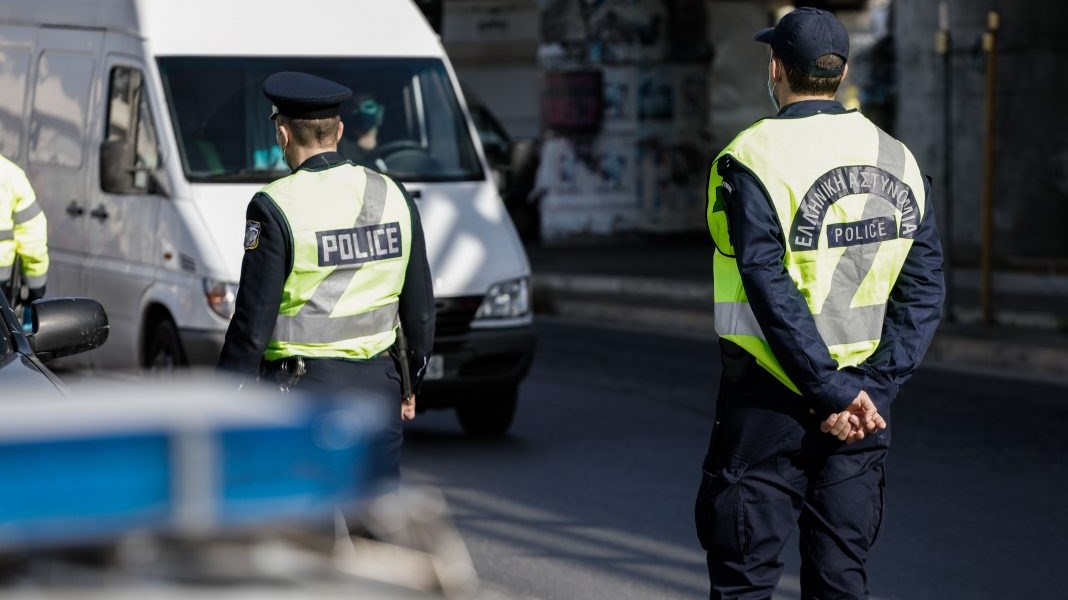 Lockdown: Όσα αλλάζουν στις μετακινήσεις από το Σαββατοκύριακο – Τι ισχύει με τον κωδικό “6”
