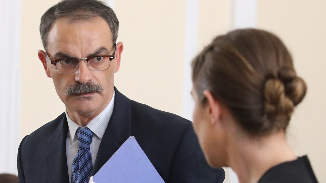 Άγριες Μέλισσες: Ο δικηγόρος Σαράφης και το Spoiler για νέα δικαστική μάχη της Ελένης