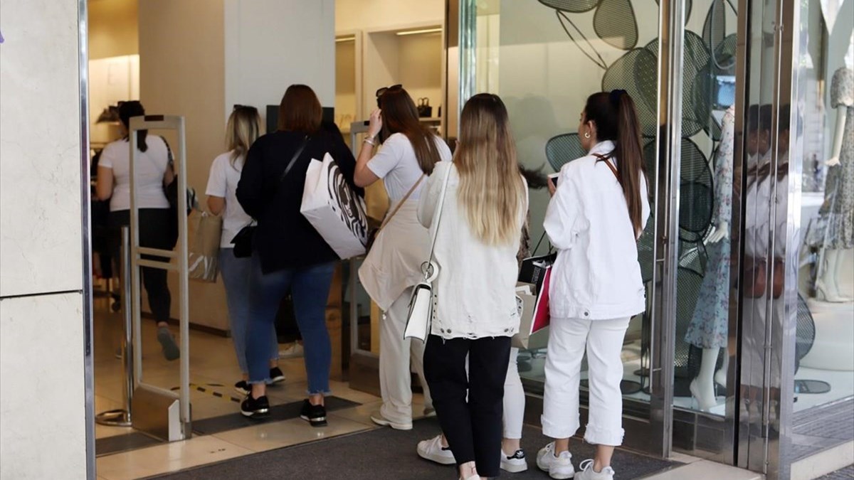 Lockdown: Όχι σε διαδημοτικές μετακινήσεις και άνοιγμα καταστημάτων σε Θεσσαλονίκη, Κοζάνη και Αχαΐα