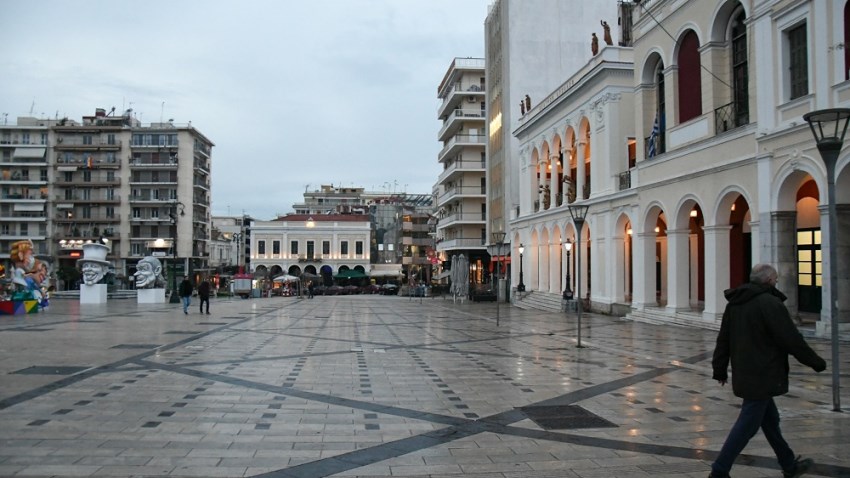 Πάτρα: Αγανάκτηση των εμπόρων για το μη άνοιγμα των καταστημάτων – “Πρωτοφανής εμπαιγμός”